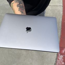 Mac Book Pro 13”