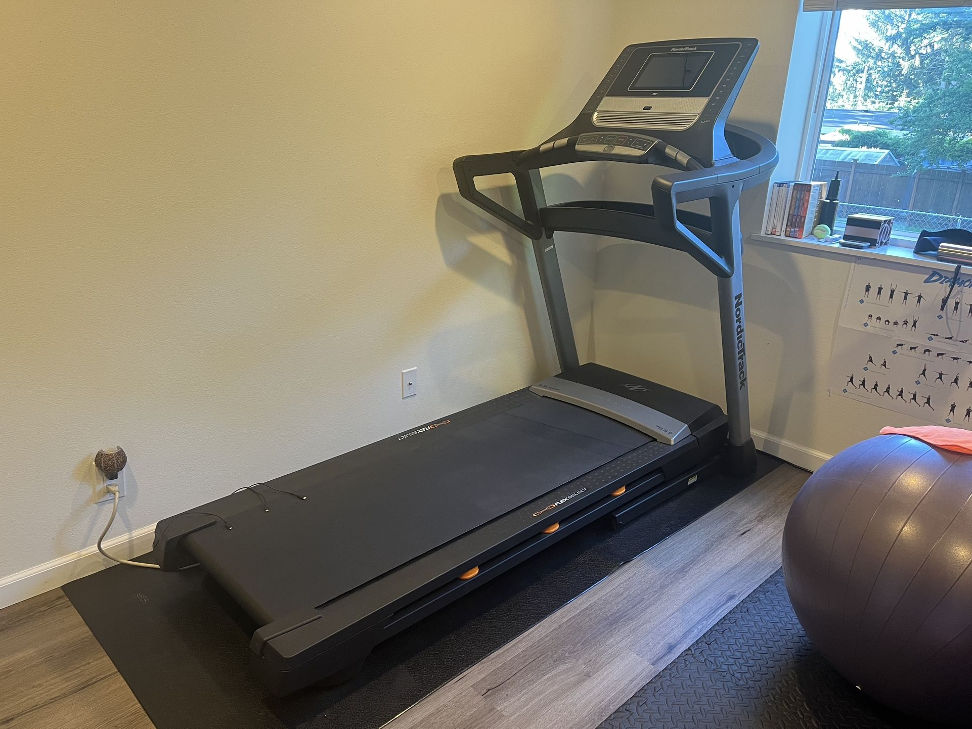 NordicTrack T Series 8.5S Treadmill for Sale in Woodinville WA OfferUp
