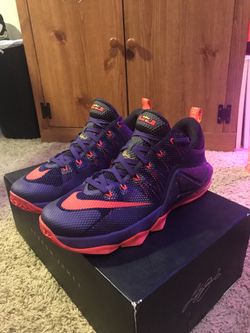 Nike Lebron 12s “Earned” Colorway. One of the most comfortable shoes I’ve ever tried on. These shoes have insane tech behind them. Size 10.5 OG all!