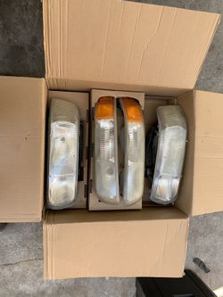 2004 Tahoe headlights Assembly