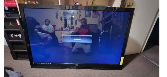 Vizio 70" smart tv with remote works perfectly wall mount included