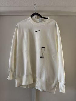 Nike Woman’s Small Crewneck 