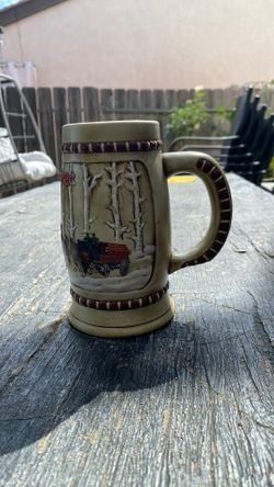 Vintage Budweiser Holiday  Stein Second In Series  cs50  1981 Damaged