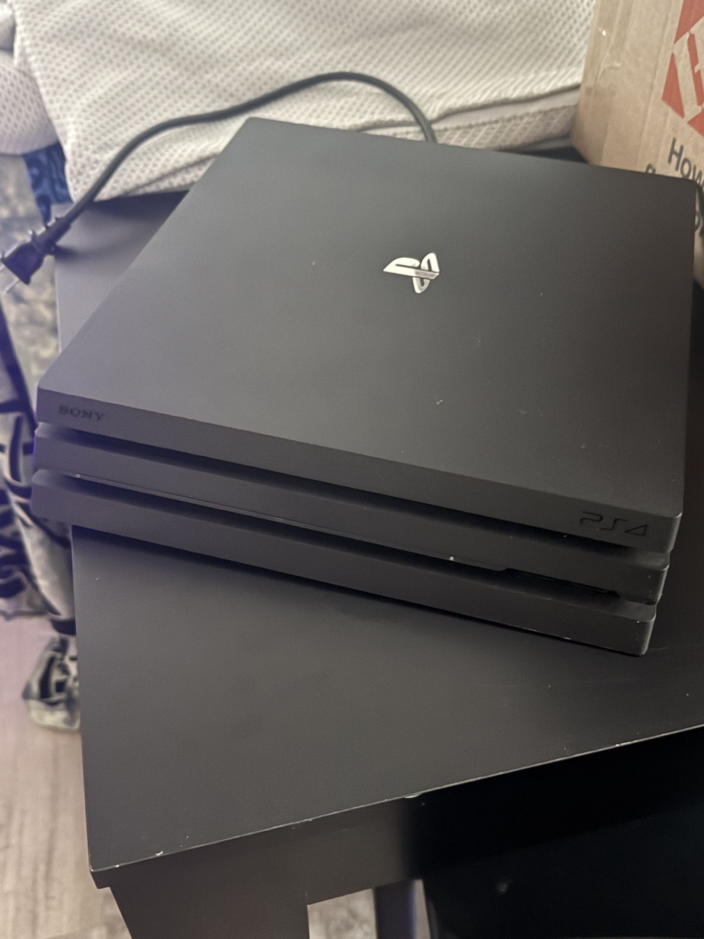 PS4 Pro (1TB) + controller