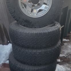 15" Alloy Rims Off A 99 Tacoma , Tires Used But Rims Are Good