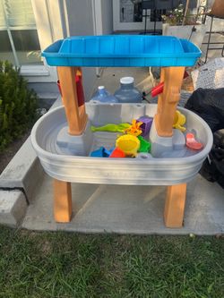 Step 2 Kids Water Table with Accessories