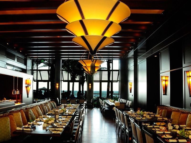 Necesito dos personas para limpiar un restaurante en Vero Beach , de noche buen pago