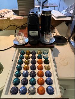 Nespresso Coffee Machine with Aeroccino 3 milk frother, Nespresso cups & free pods