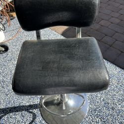 Adjustable bar stool
