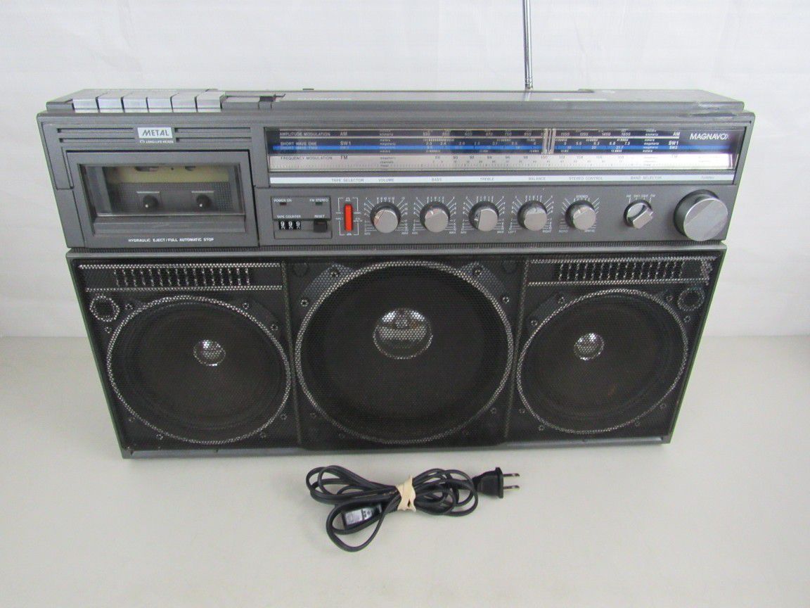 Magnavox D8443 Power Player 4 Band Stereo Radio Cassette Recorder 5spk