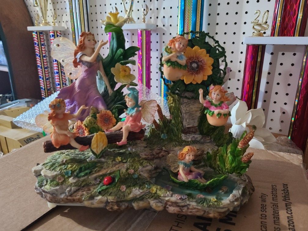 Disney Fairies Wind Up Musical and Moving Figurine