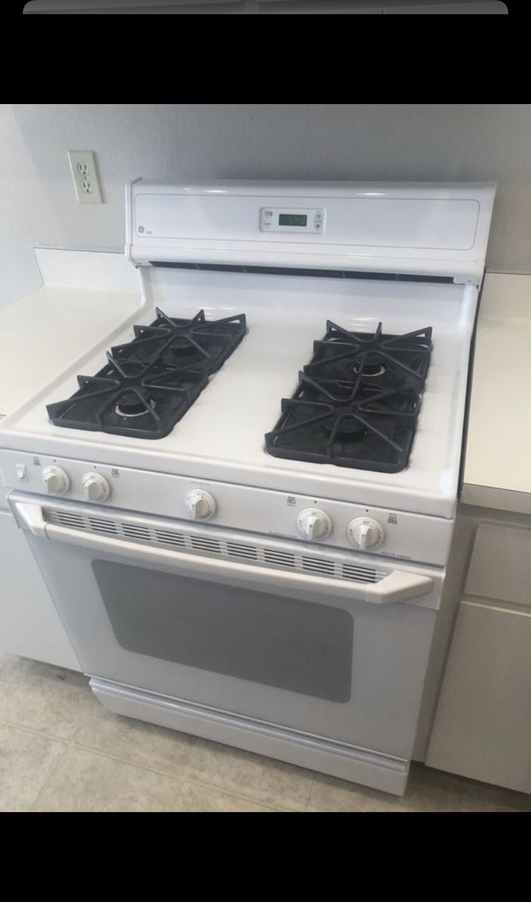 Over the range Microwave and gas stove oven