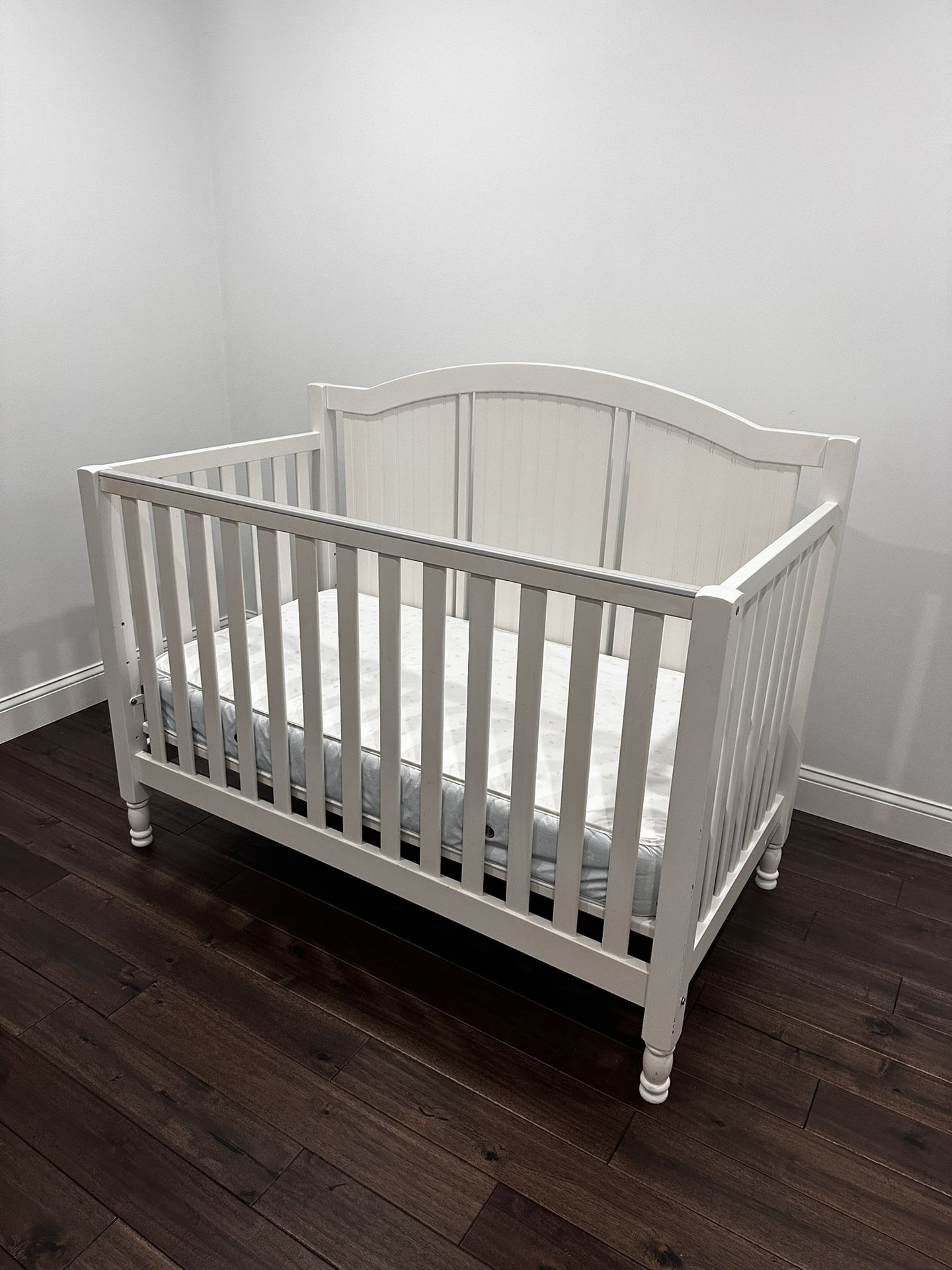 Pottery Barn Baby White Catalina Crib