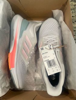 Adidas EQ21 Run Women's Sneakers Size 7