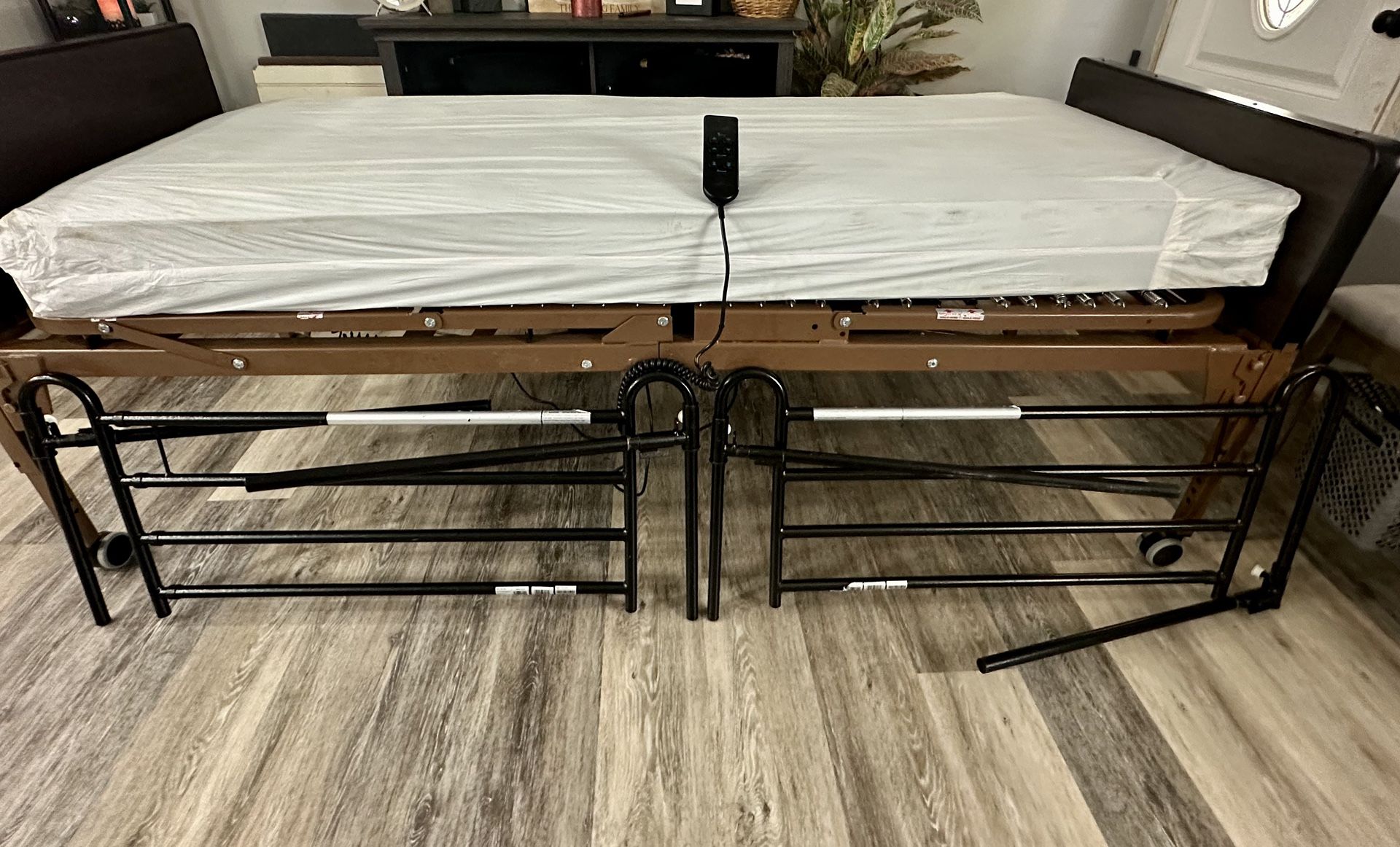 Electric Home Care Bed/ Hospital Bed/ Adjustable Healthcare Bed 