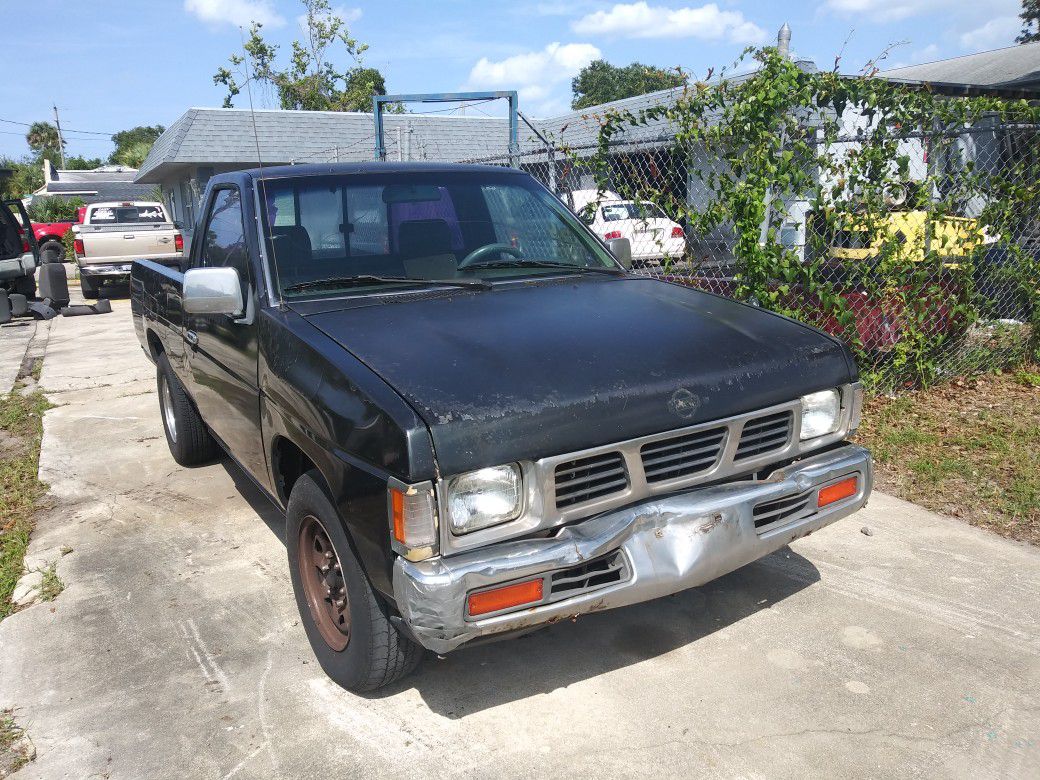 9395 nissan truck for parts, you can buy any part or buy the truck , clean title, please call {contact info removed}