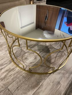 Coffee table with end table set