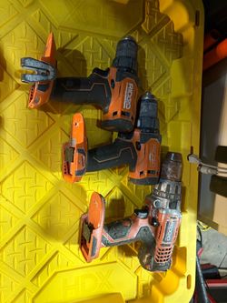Rigid tool set with batteries