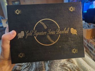 Limited edition pete rose autographed gold signature baseball with COA