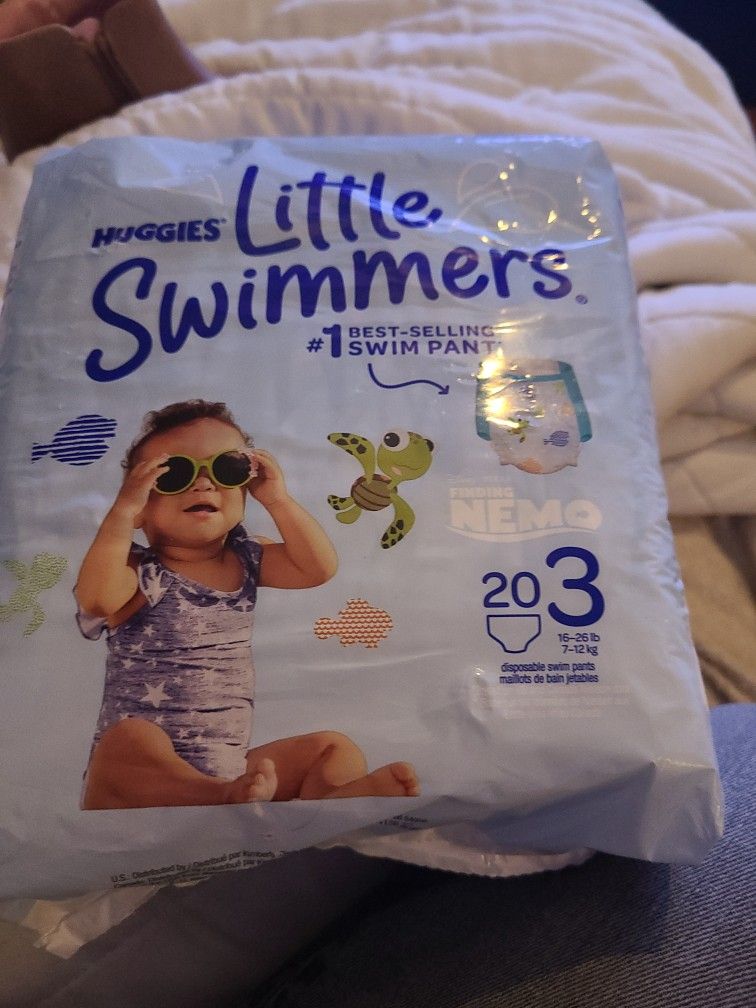 HUGGIES Little Swimmers Swim Diapers Pants Small S / 16-26 lbs - Qty 20 Disney