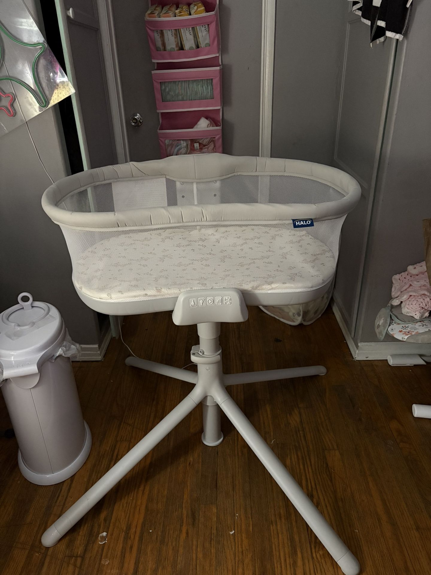 Halo Bedside Bassinet