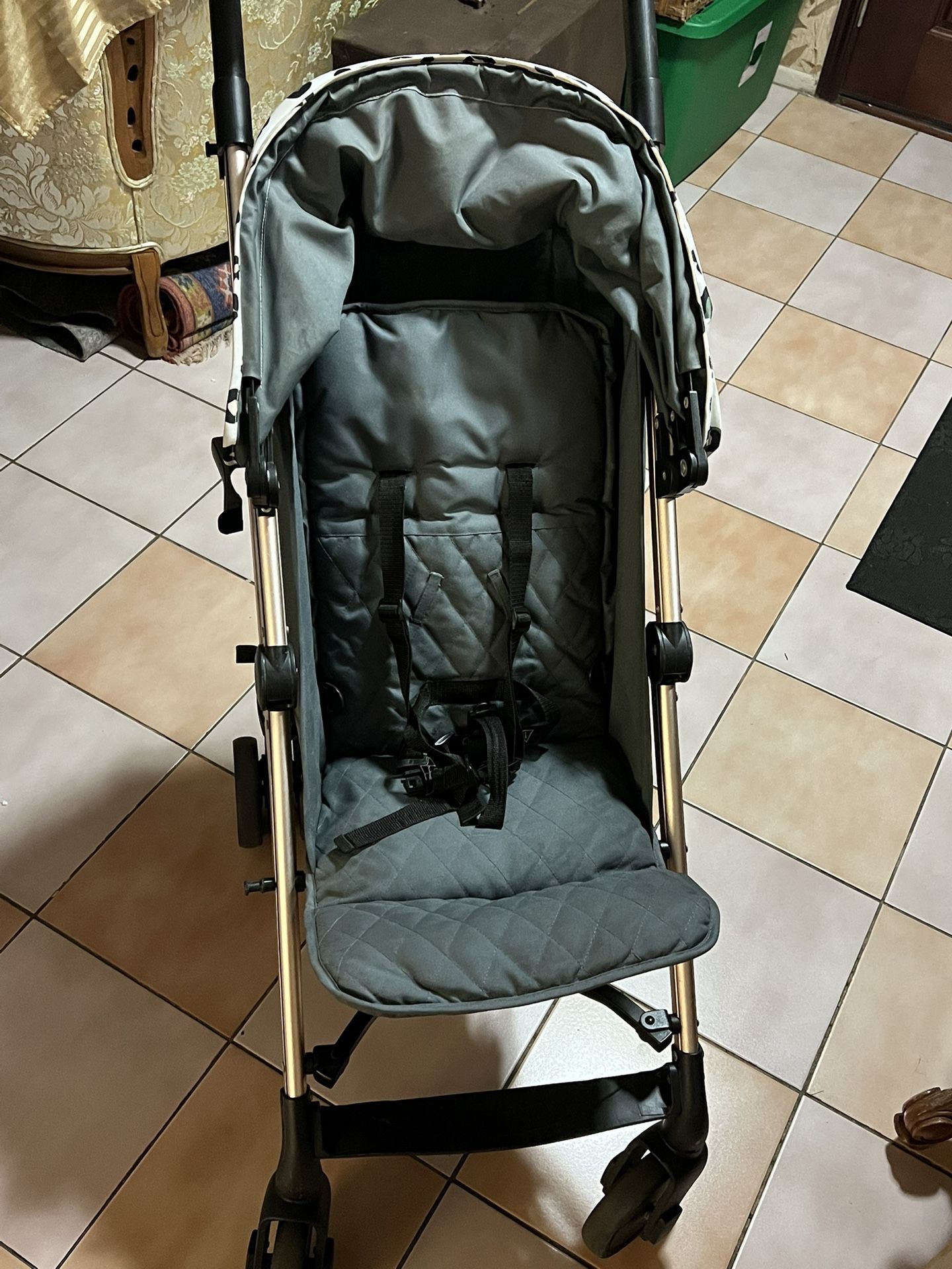 Stroller 