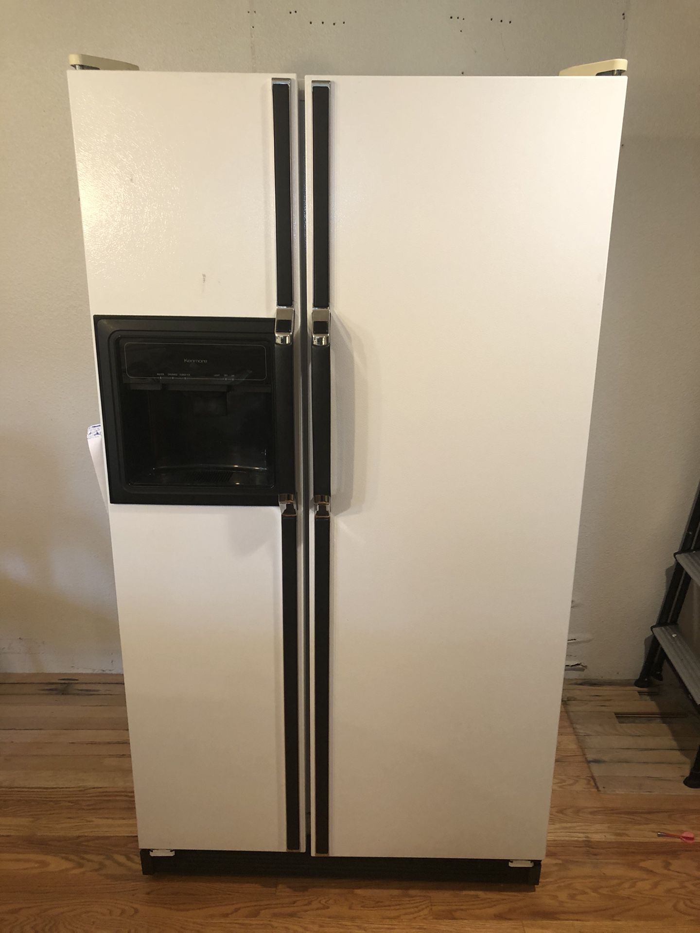 Kenmore side by side refrigerator fridge *pending pickup*