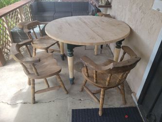 Antique Wood round table & 3 chairs  .$75.O.B.O