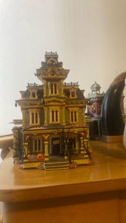Department 56 grimsly manor