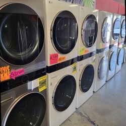 LG ThinQ WashTower Single Unit Front Load Washer 4.5 Cubic Feet Dryer 7.4 Cubic Feet XR