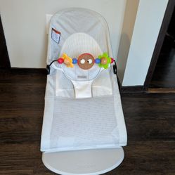 BabyBjörn Bouncer Balance Soft, Mesh, Silver/White 2-in-1 Adjustable Baby Bouncer Seat With Toy Bar