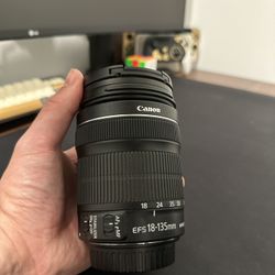 Canon EF-S 18-135mm f/3.5-5.6