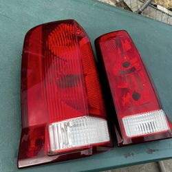 2002 Cadillac Escalade taillights