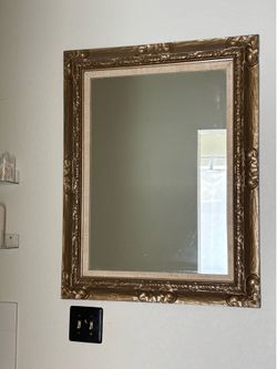 GOLD ORNATE MIRROR