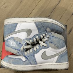 Jordan 1 Hyper Royal Size 8