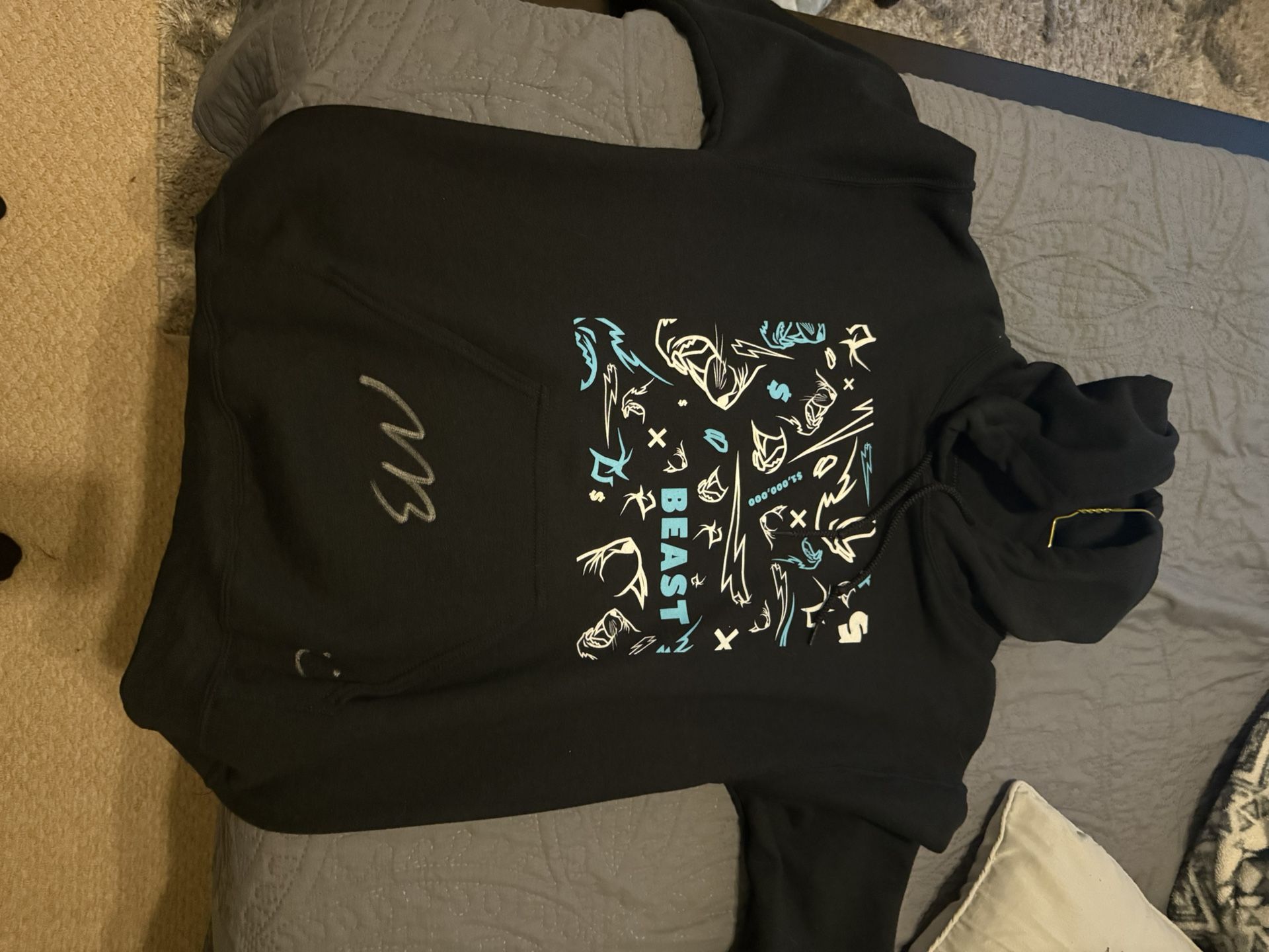 MR BEAST SIGNED JERSEY SMALL NEVER WORN