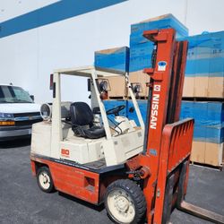 8000# Capacity Nissan Forklift