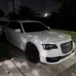 2017 Chrysler 300