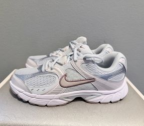 Nike V5 RNR Women's Size 8