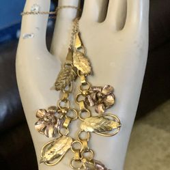 Beautiful Vintage 12k GF ORCHID FLOWER Leaf Bib Necklace Choker 15” Long  Total Weight 17.09 grams 