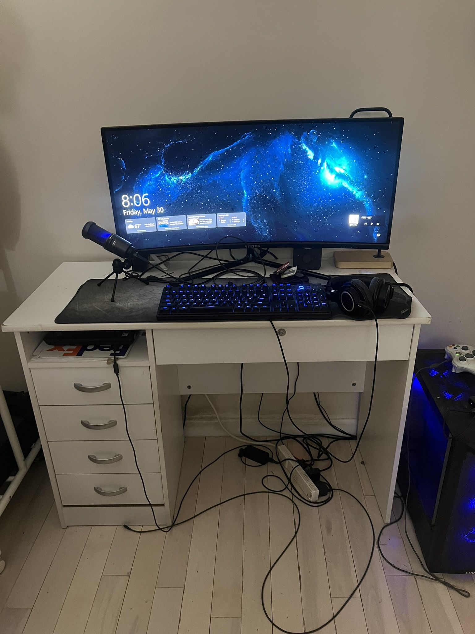 White Desk