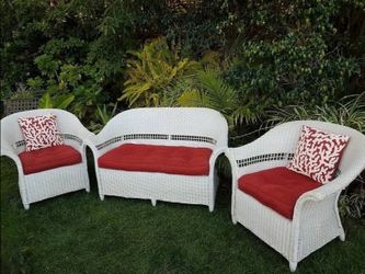 Pier 1 Wicker Set Indoor
