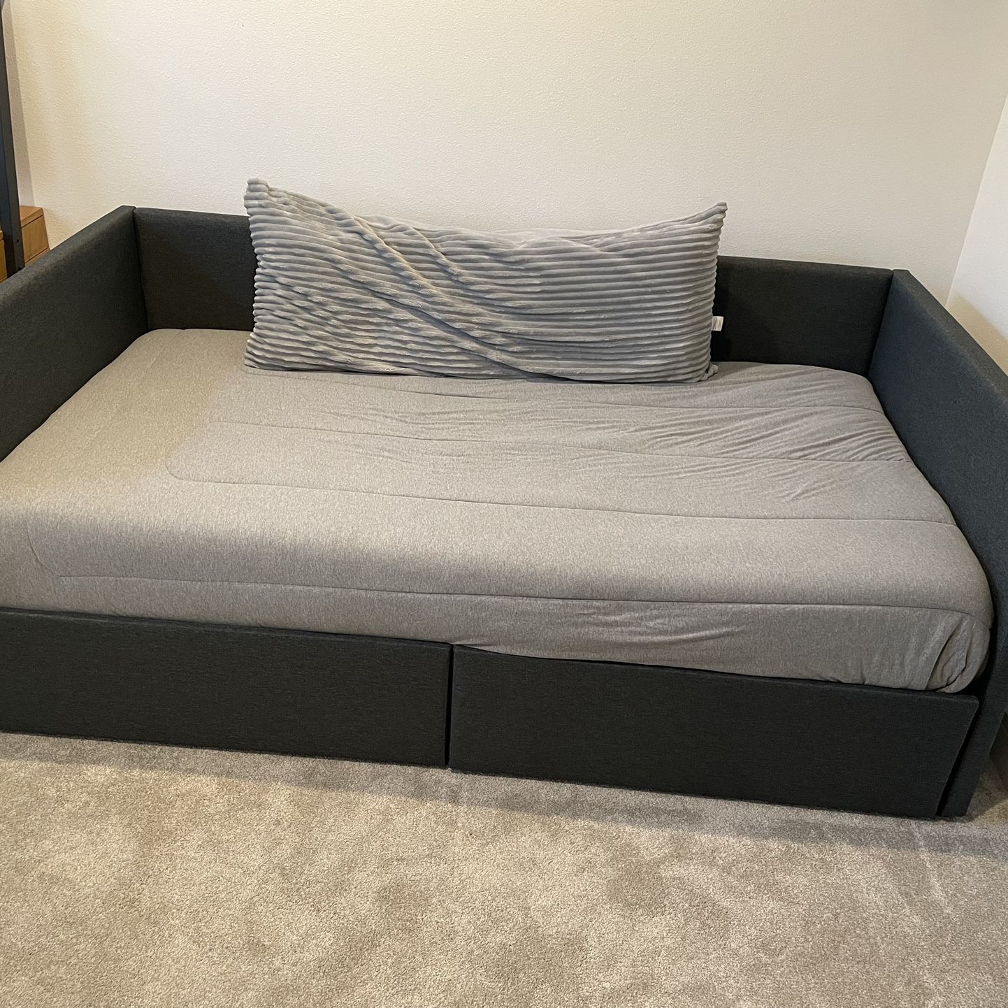 Twin Upholstered Daybed