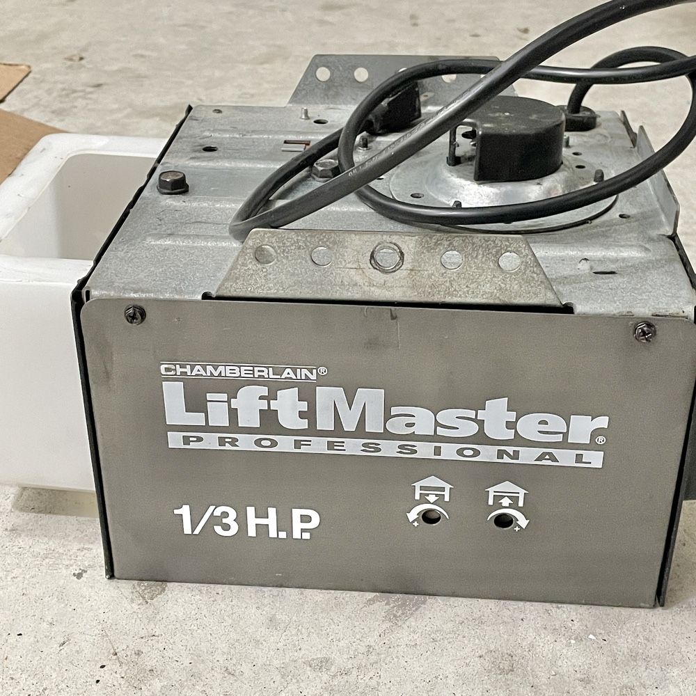 LiftMaster 1/3 hp chain garage door opener kit needs sprocket