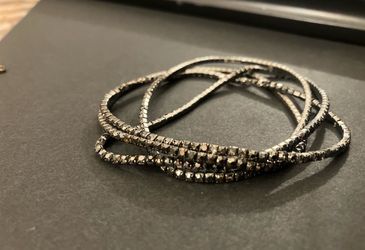 Bracelets & anklets