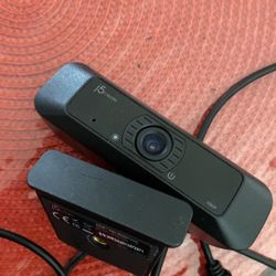 1080p 60 fps webcam.