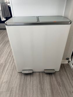 White trash can