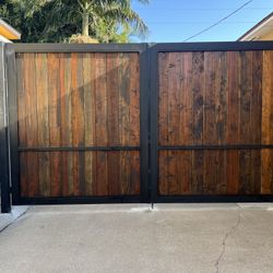 Double Swing Iron gate 10 Ft Long 6 Ft Tall 