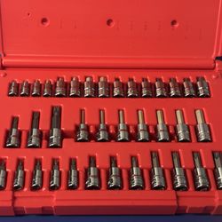 Snap-on Tools  37 pc Combination Drive Socket Driver Set