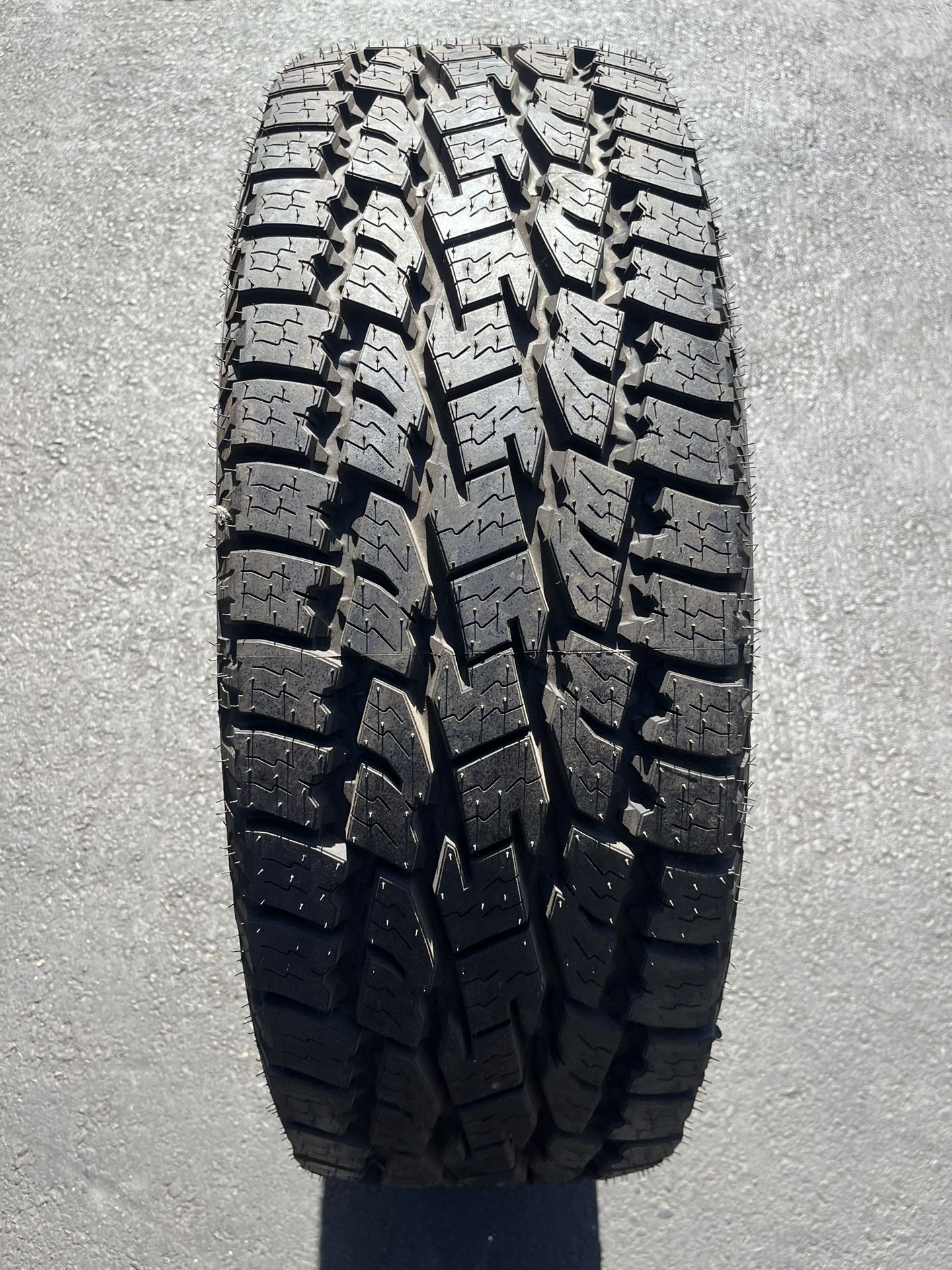(only 1) 275/65R20 Toyo All Terrain